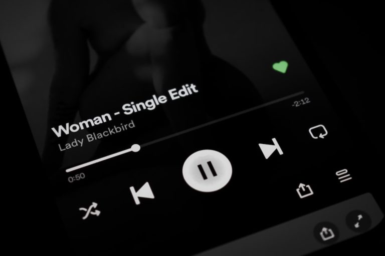 The Rise of Eco-Friendly Tech Gadgets: Innovations for a Sustainable Future